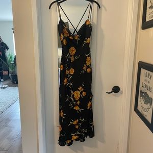 ASTR THE LABEL GAIA FLORAL MIDI DRESS